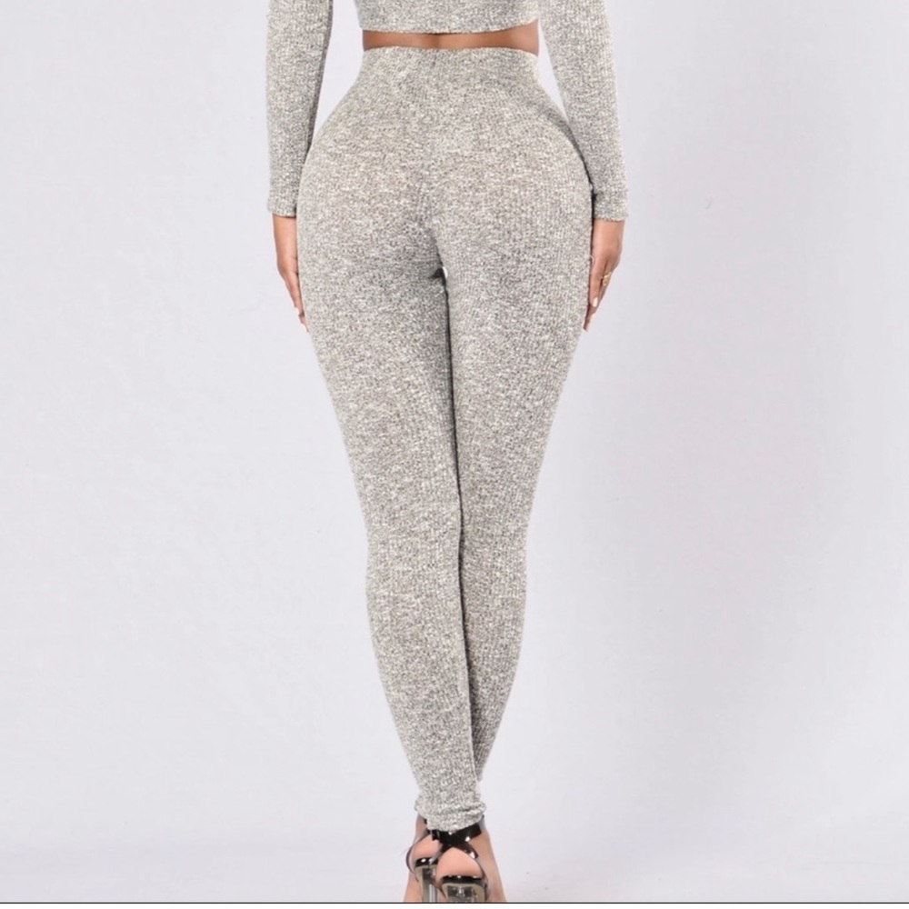 Fashion Nova Wanderlust Leggings - Picture 3 of 4